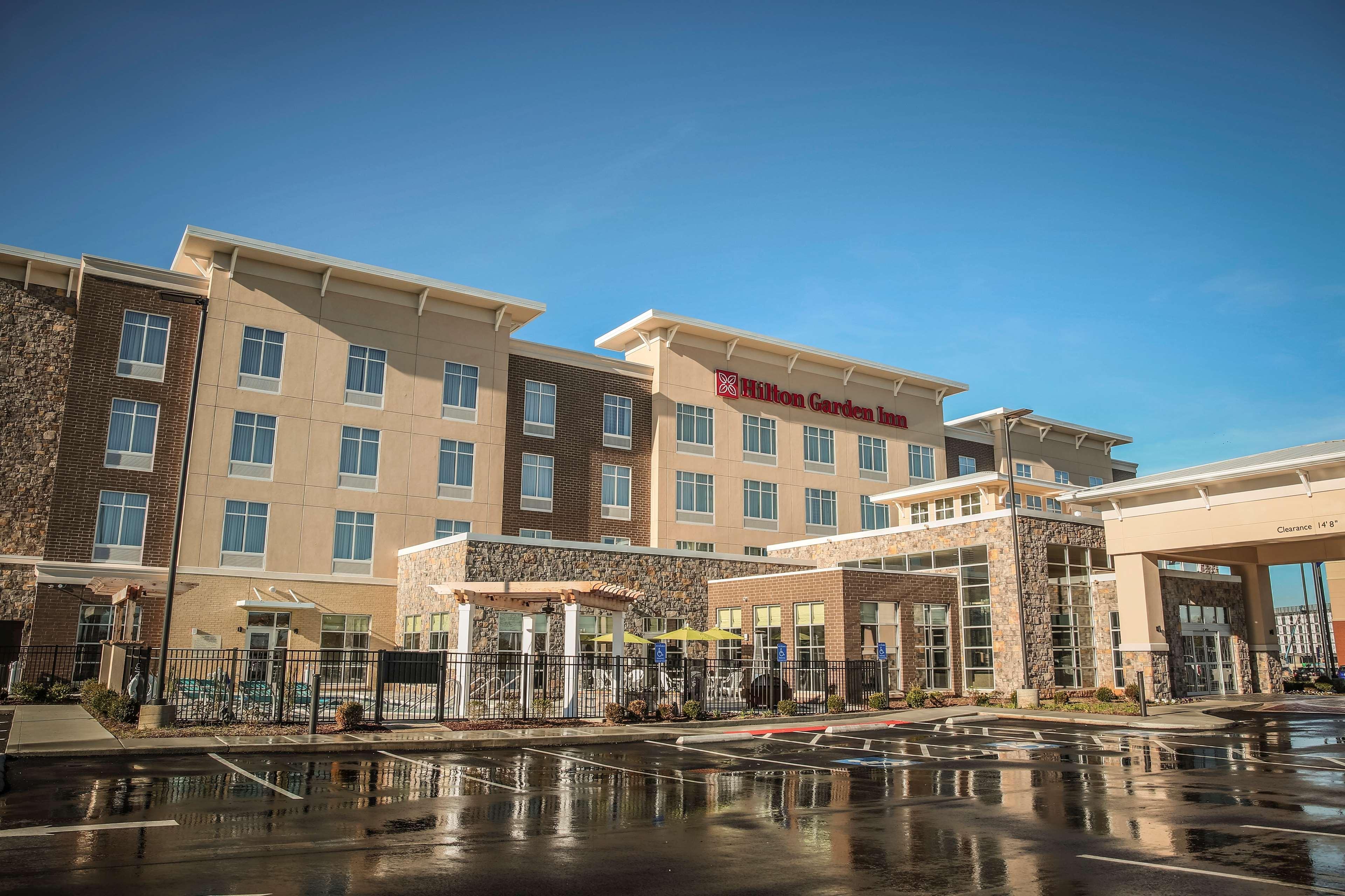 Hilton Garden Hotel 3*